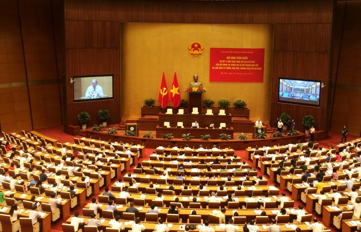 3-jährige Umsetzung der Kampagne “Lernen und arbeiten nach der Ideologie, Moral und dem Stil Ho Chi Minhs” bewerten - ảnh 1