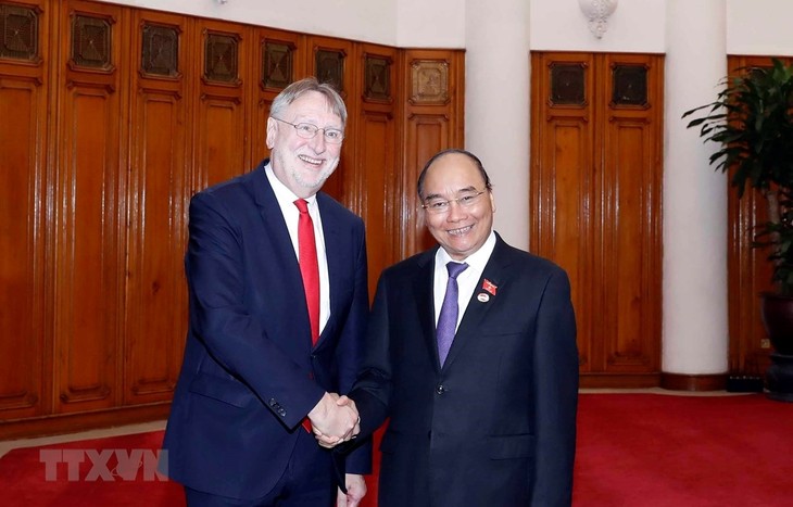 Premierminister Nguyen Xuan Phuc empfängt Delegation des Ausschusses für internationalen Handel des Europäischen Parlaments - ảnh 1