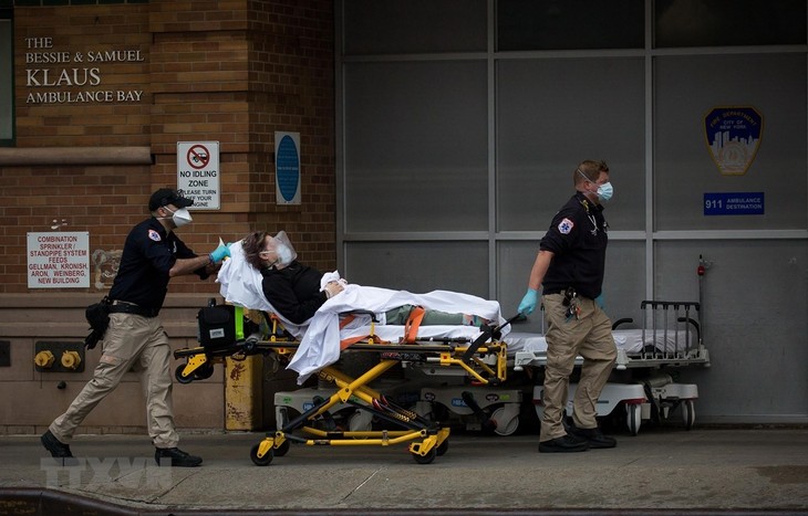 Die USA nutzen alle Mittel zur Eindämmung der Covid-19-Epidemie - ảnh 1