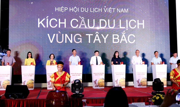 Acht Provinzen im Nordwesten Vietnams arbeiten bei der Tourismusförderung nach der Covid-19-Epidemie zusammen - ảnh 1