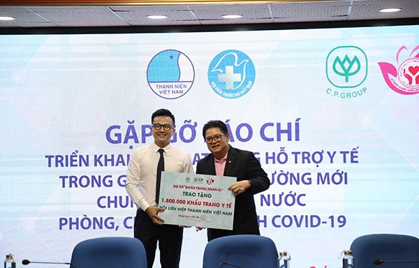 Bürger und Gesundheitseinrichtungen werden acht Millionen medizinische Munschutzmasken zur Verfügung gestellt - ảnh 1