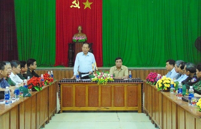 Folgen der Fluten in Zentralvietnam beseitigen - ảnh 1