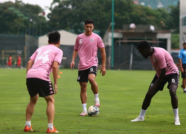 Verteidiger Van Hau kann nicht am AFF Cup 2021 teilnehmen - ảnh 1