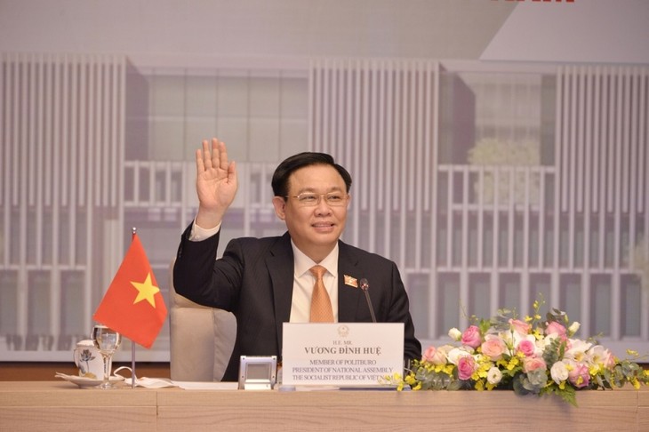 Parlamentspräsident Vuong Dinh Hue besucht das Europäische Parlament - ảnh 1