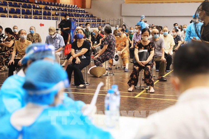 Hanoi gibt 300.000 Injektionen pro Tag und erreicht damit die bisher höchste Kapazität - ảnh 1