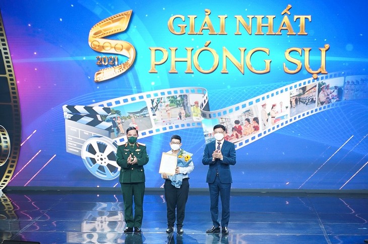 22 Werke werden beim Filmfestival zum Thema Verkehrssicherheit 2021 ausgezeichnet - ảnh 1