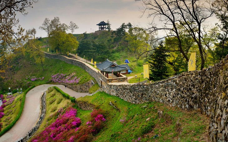 Ausstellung über den südkoreanischen Gedenkstättenkomplex Baekje in Hanoi - ảnh 1