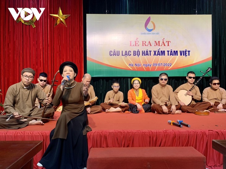 Gründung des ersten Xam-Gesangsklubs für Blinde - ảnh 1