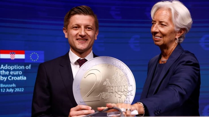 Kroatien tritt als 20. Land der Eurozone bei - ảnh 1