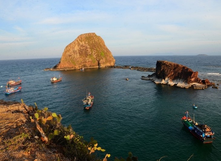 Die Schönheit der Insel Hon Yen in Phu Yen - ảnh 2