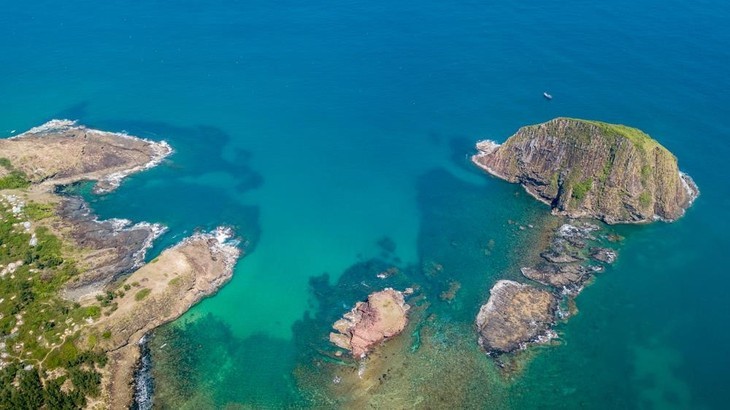 Die Schönheit der Insel Hon Yen in Phu Yen - ảnh 4