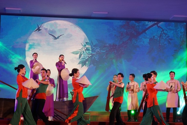 Festival der Gesänge in Zentralvietnam - ảnh 1