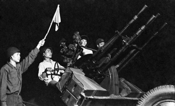 Veranstaltungen zum 50. Jahrestag des Sieges „Hanoi – Dien Bien Phu in der Luft“ - ảnh 1