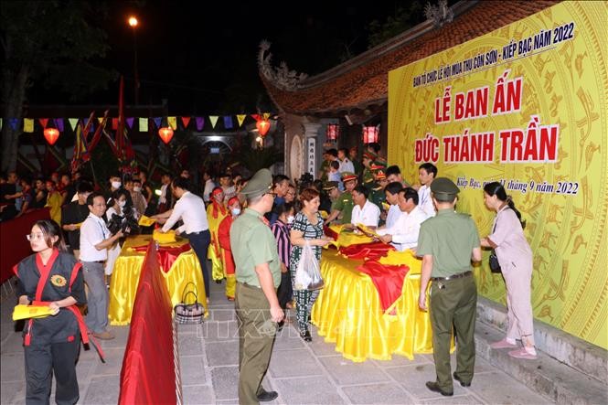 Fest zur Verteilung des Siegels des Kiep Bac-Tempels eröffnet - ảnh 1