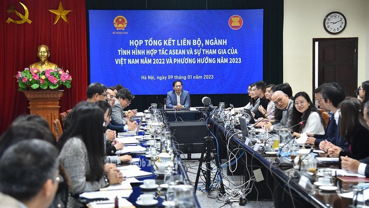 Vietnam setzt sich für die Zusammenarbeit in der ASEAN ein - ảnh 1