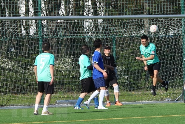 Fußball fördert den Zusammenhalt der vietnamesischen Gemeinschaft in Deutschland - ảnh 1