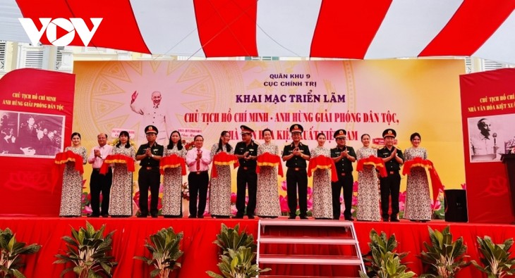 Ausstellung über Präsident Ho Chi Minh in Can Tho - ảnh 1