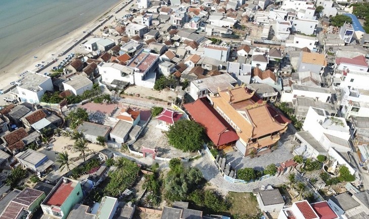 Lebendige Wandgemälde im Dorf Nhon Ly in der Provinz Binh Dinh - ảnh 1