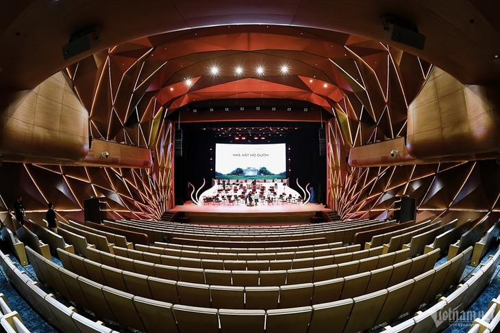 Im modernsten Theater Vietnams - ảnh 16