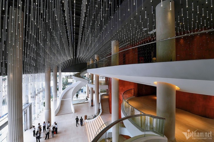Im modernsten Theater Vietnams - ảnh 8