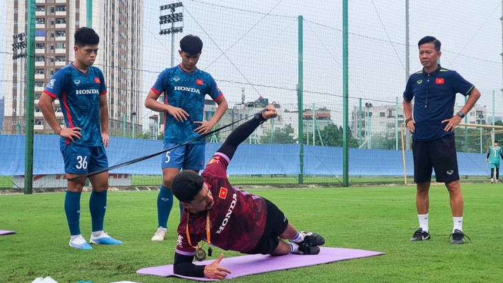 Die vietnamesische Olympia-Mannschaft verstärkt ihr Personal vor ASIAD 19 - ảnh 1