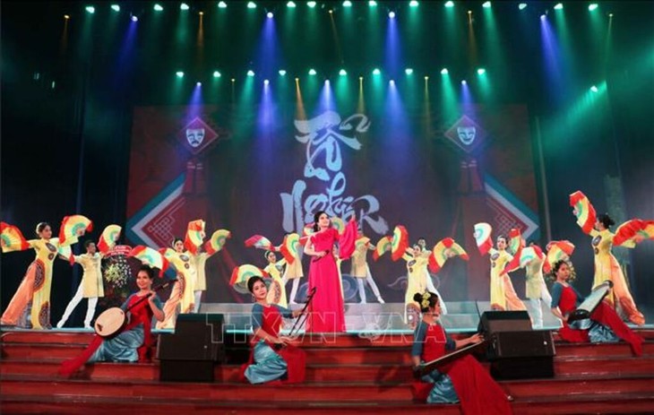 Entdeckung und Ehrung der Talente des Cai Luong-Gesangs - ảnh 1