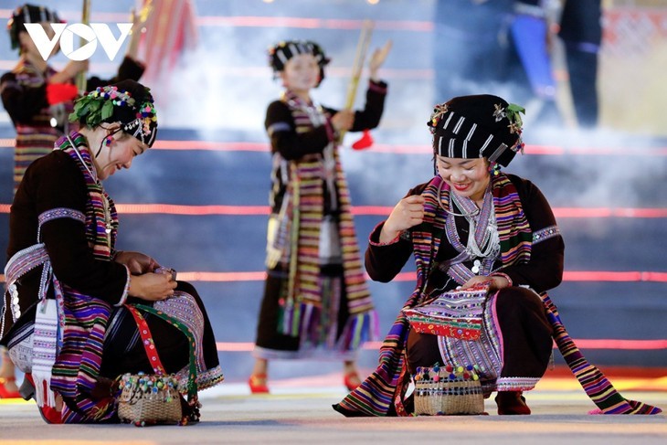 Die Schönheit der traditionellen Handweberei der Volksgruppe der Lu - ảnh 11