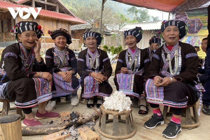 Die Schönheit der traditionellen Handweberei der Volksgruppe der Lu - ảnh 3