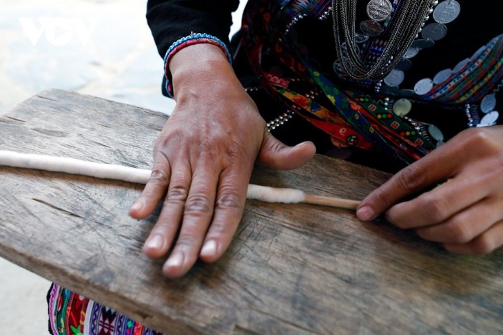 Die Schönheit der traditionellen Handweberei der Volksgruppe der Lu - ảnh 7