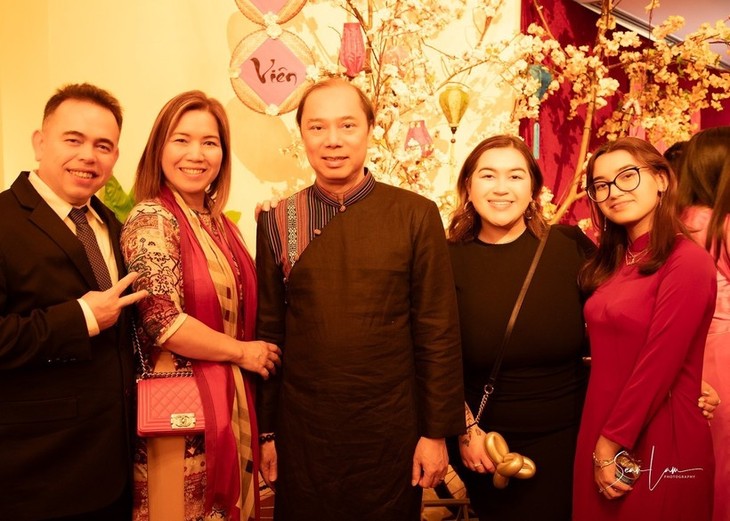 Das Mond-Neujahr 2024: Gemütliches Gemeinschaftsfest Tet in New York - ảnh 1