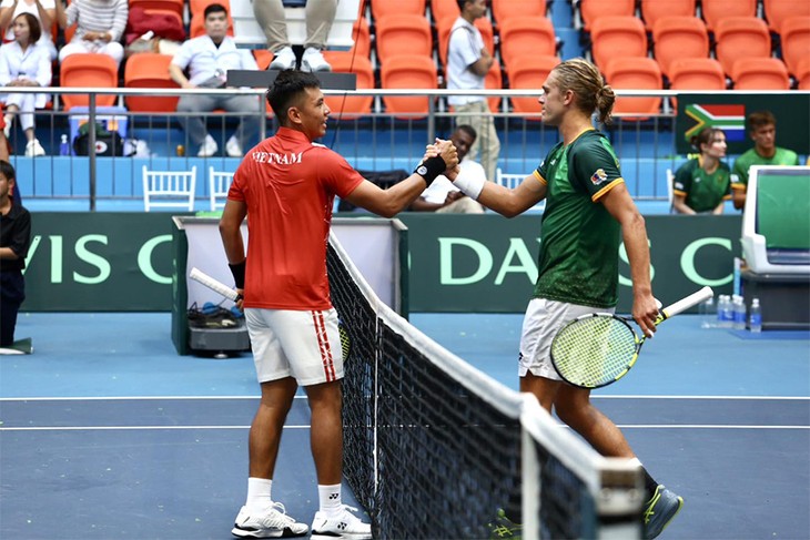 Play-off-Runde der Gruppe 2 von Davis Cup: Vietnams Team spielt vorübergehend unentschieden gegen Südafrika - ảnh 1