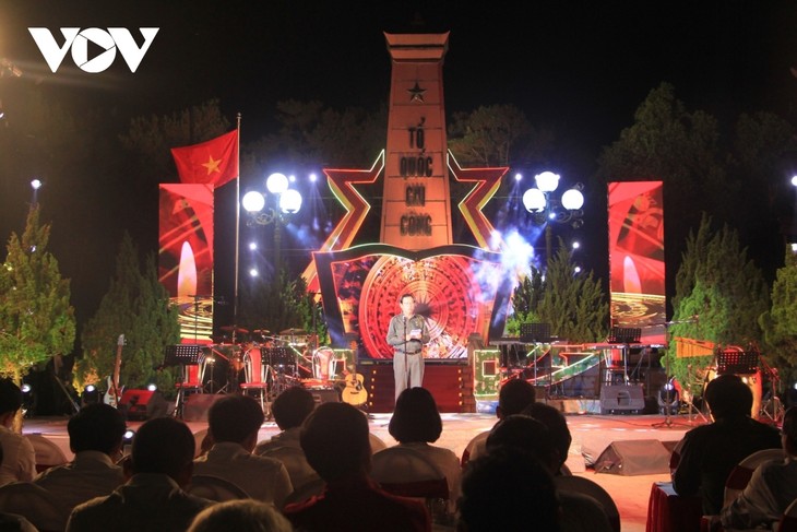 Kunstprogramm anlässlich des 65. Jahrestags der Truong-Son-Soldaten - ảnh 1