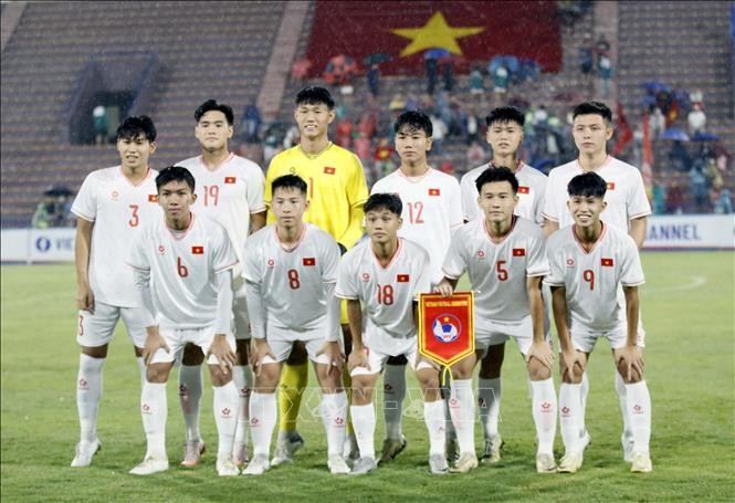 Die vietnamesische U17-Fußballmannschaft qualifiziert sich für die U17-Asienmeisterschaft 2025   - ảnh 1