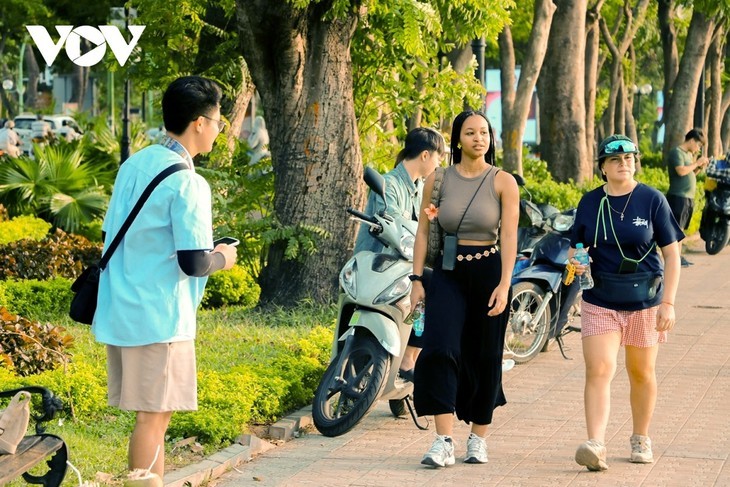 Die sanfte Schönheit des Herbstes in Hanoi - ảnh 11