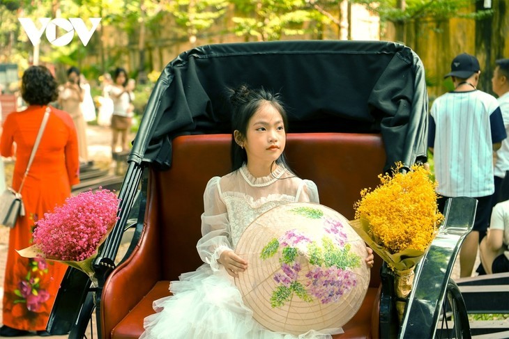 Die sanfte Schönheit des Herbstes in Hanoi - ảnh 7