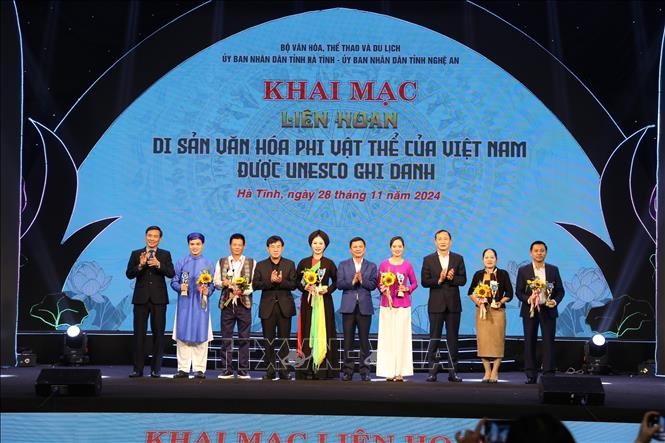 Das Festival des von der UNESCO ausgezeichneten Kulturerbes eröffnet - ảnh 1