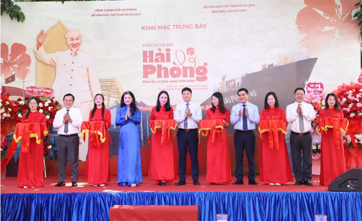 Ausstellung zum 70. Jahrestag der Befreiung der Hafenstadt Hai Phong - ảnh 1