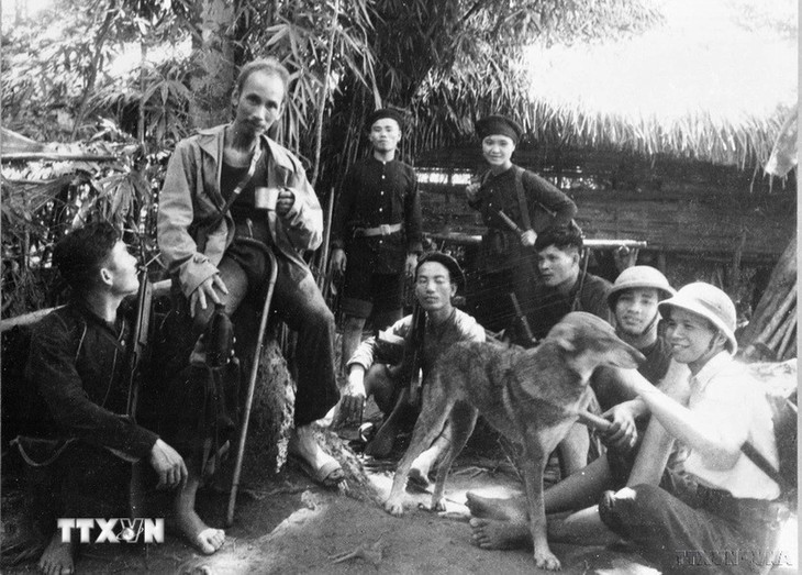 Internationale Gelehrte und Freunde würdigen die Rolle von Präsident Ho Chi Minh - ảnh 1