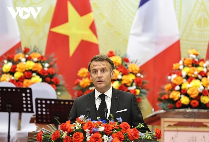 Staatspräsident Luong Cuong leitet ein Staatsbankett zu Ehren des französischen Präsidenten Emmanuel Macron - ảnh 4