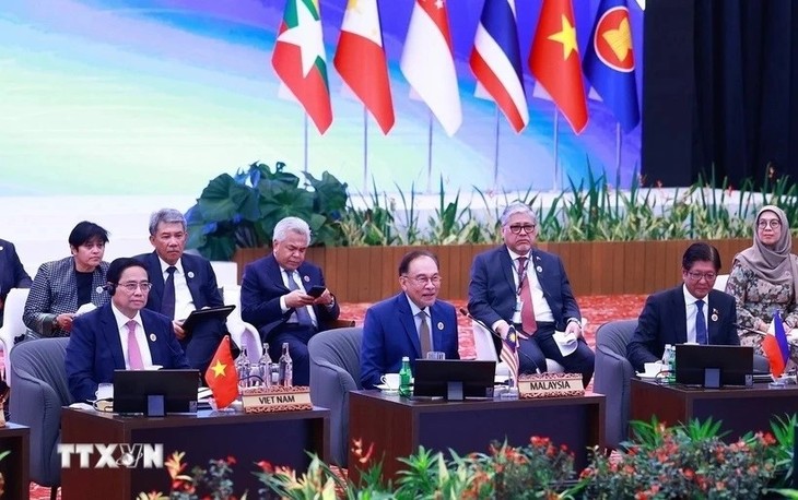 Premierminister Pham Minh Chinh und ASEAN-Führungskräfte führen Dialoge mit AIPA  - ảnh 1