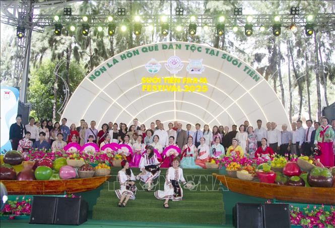 Die Freundschaft zwischen den Bewohnern in Ho-Chi-Minh-Stadt und internationalen Freunden verbinden - ảnh 1