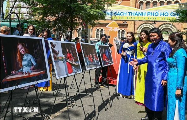 Ao Dai-Kulturfestival in Ho-Chi-Minh-Stadt: Verbindung von Erbe und Moderne - ảnh 1