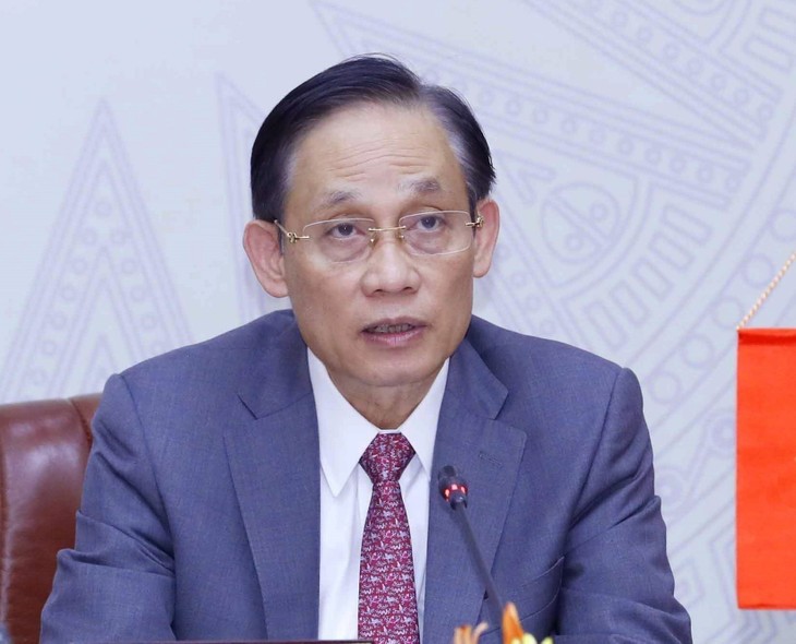 Außenminister Le Hoai Trung führt ein Telefongespräch mit der philippinischen Außenministerin Lazaro - ảnh 1