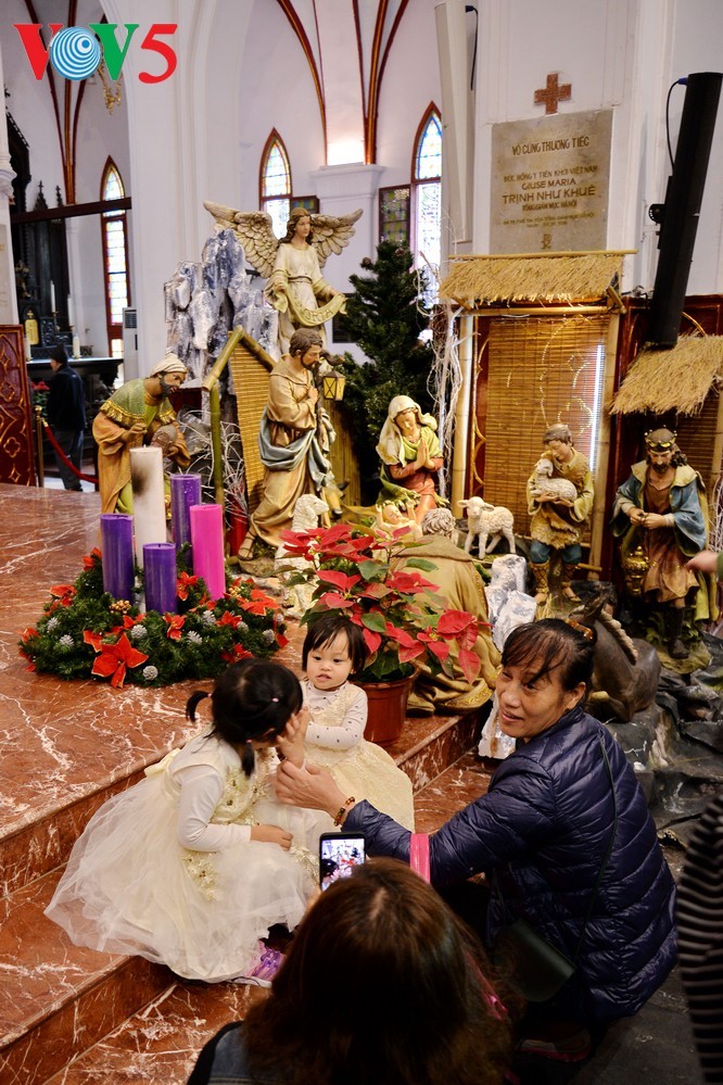 Weihnachtsstimmung in Hanoi - ảnh 10