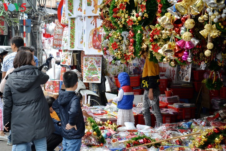 Weihnachtsstimmung in Hanoi - ảnh 11