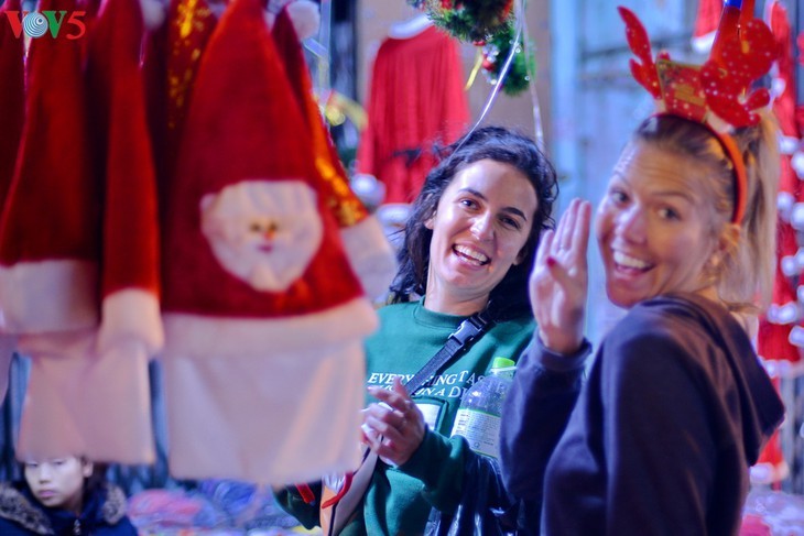 Weihnachtsstimmung in Hanoi - ảnh 13