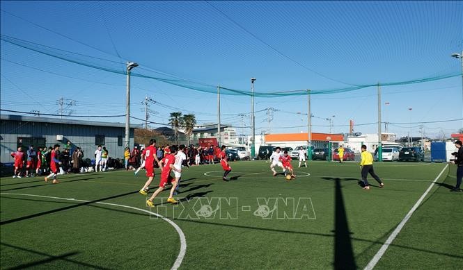 일본 축구챔피언십, 베트남 공산당 설립 90주년 축하 - ảnh 1