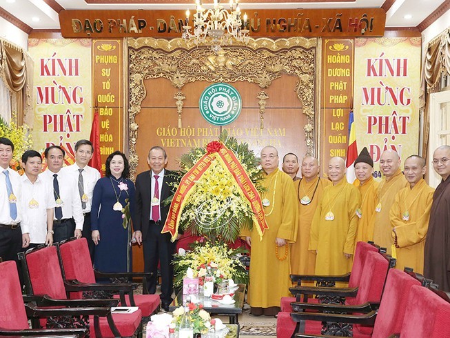 쯔엉 화 빈 (Trương Hòa Bình) 상임부총리, 삭가탄신 축하 - ảnh 1