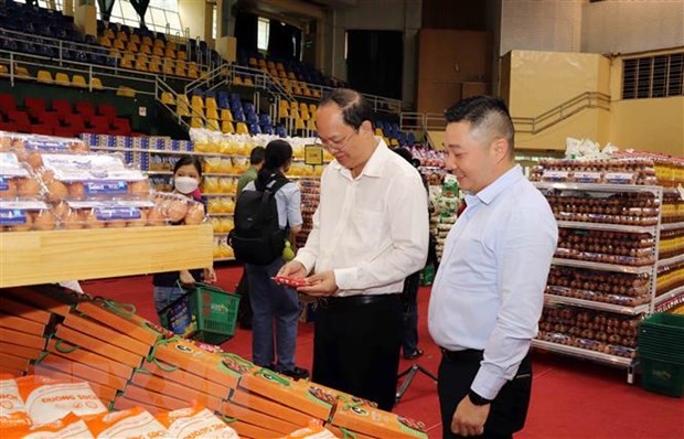 호찌민시, 불우이웃을 위한 100억 동의 물품 지원 - ảnh 1