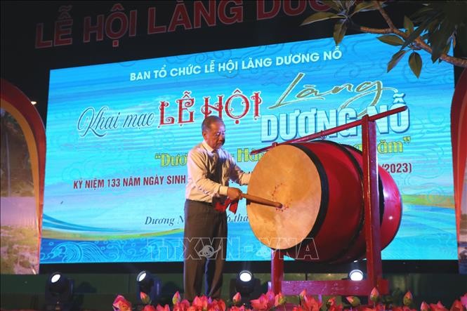 호찌민 주석 탄생일을 맞아 즈엉노 마을 축제 개최 - ảnh 1